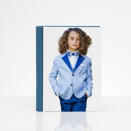  Album fotografico di lusso con custodia espositiva in plexiglass trasparente e cornice rigida, design elegante per cerimonie.