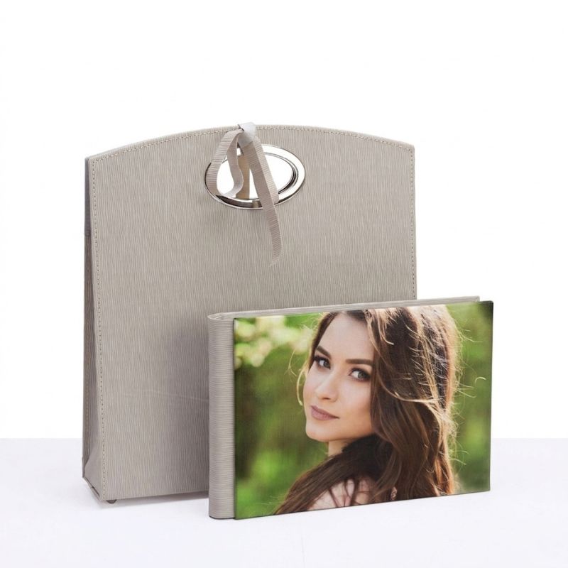 Kit Borsa Desy album fotografico professionale e borsa coordinata in tessuto di pregio personalizzabile, ideale per fotografi.